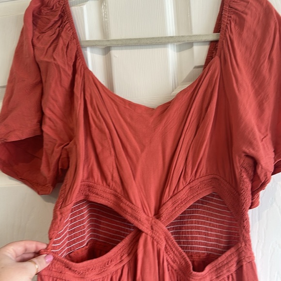 Arula Cutout Dress - Picture 2 of 3